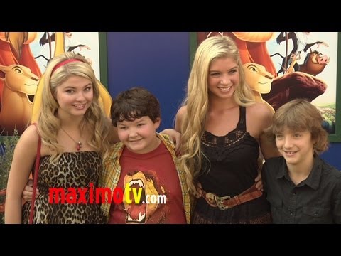 Stefanie Scott Aedin Mincks Alexandria Deberry Jake Short at