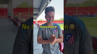 2w5A0fU3JgA Video Image