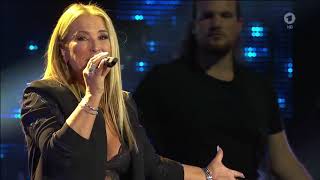 Anastacia "Caught In The Middle" and "I'm Outta Live" New Pop, 22.09.2017