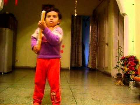 Meri Maa pyari Maa Mama...Oooh Maa Pyari Maa...Mamma :)