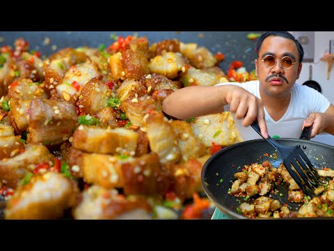 หมูสามชั้นคั่วพริกเกลือ กินแบบ Salt bae