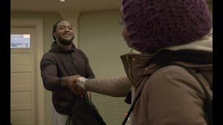 NFL Running Back Isaiah Crowell Gives Goody Bags at SafeHouse Ministries on MLK Day