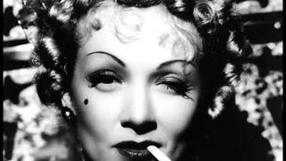 Watch Marlene Dietrich Auf Der Mundharmonika video