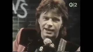 Watch Dave Edmunds The Race Is On video