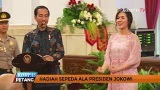 Cerita Di Balik Aksi Bagi Bagi Sepeda Oleh Jokowi Cerita Di Balik Aksi Bagi Bagi Sepeda Oleh Jokowi