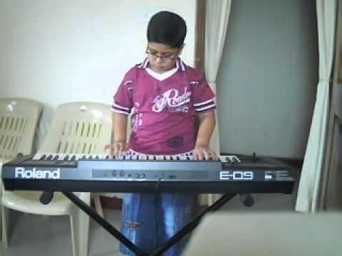 Animesh playing Aao bacho tumhe dikhayen