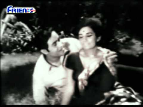 mujhe ishq hai tujhi se meri jaan e zindagaani Rafi from Ummeed...