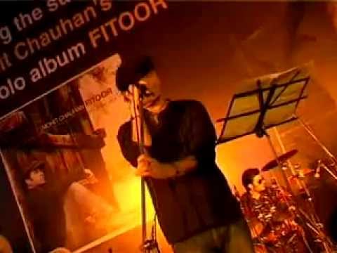 Mohit Chauhan performing Pehli Baar Mohabbat live from Kaminey...