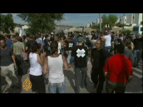 Israel cracks down on dissent