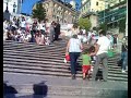 mia moglie sale le scale in piazza di spagna