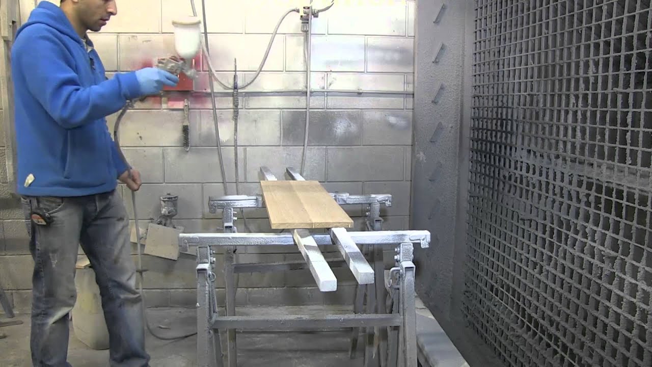Beitsen en lakken van een eiken kast bij Wortman Maatwerk Meubels YouTube Beitsen en lakken van een eiken kast bij Wortman Maatwerk Meubels YouTube