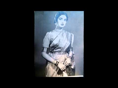 Suhasini Mulgaonkar-Dakshin Vaibhav.Compere -Pt K G Ginde.