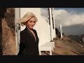 Video Behind the Scenes Clips of Gwen Stefani's L'Oreal Paris Shoot!