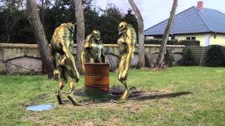 Three Aliens Talking - Secretly Filmed  - Green Screen Effect - Free Use