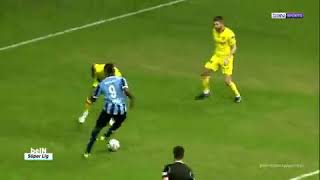 Mario Balotelli A Marqué 5 Buts Contre Goztepe Dont Ce Chef-Dœuvre En Toute Décontraction.