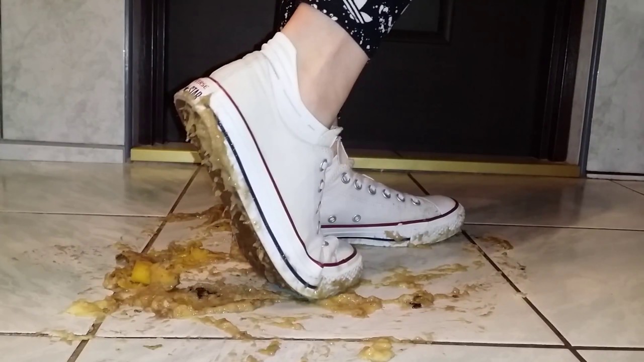 Goddess crushes chips force sneakers photos