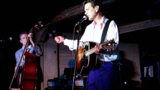 Watch Chris Isaak Dixie Fried video