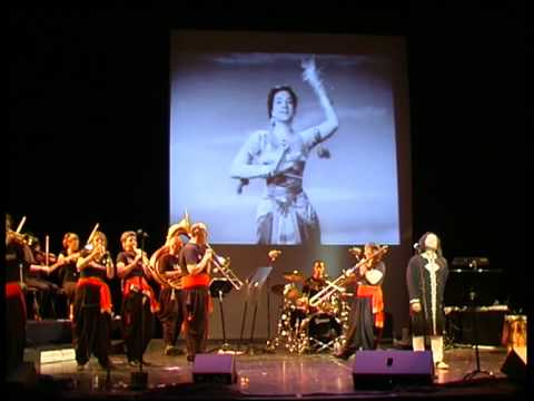 Ghar Aaya Mera Pardesi - Rafaqat Ali Khan and The Bollywood...