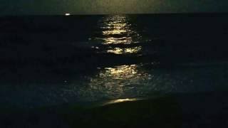 Den Light On The Ocean - Full Moon