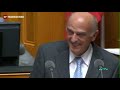 Hans-Rudolf Merz - Lachanfall Bü-hü-hündnerfleisch (Schweizer Parlament)