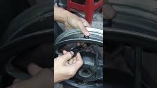 Pasang Pentil Tubles Standar Pabrik