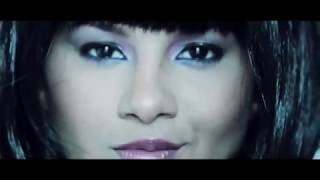 Kathy García: El desnudo completo de la modelo en su video "Natural". 2013