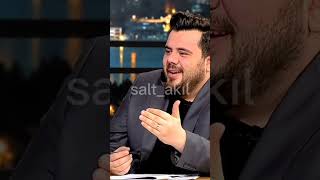 Her Şeyin Üstüne Kaşar Peynir Yer Yaa