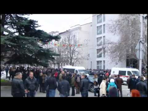 Севастополь 24.02.2014. Мирный митинг у горадминистрации
