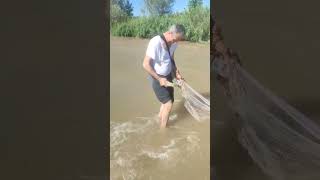 Dicle Nehrinde Balık Avlarken