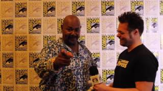 #SDCC 2017: Kevin Michael Richardson is Floronic Man in BATMAN AND HARLEY QUINN