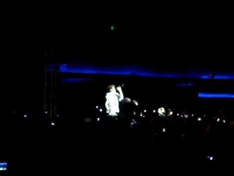 justin bieber crying on stage singing down to earth. Justin Bieber - Down To Earth