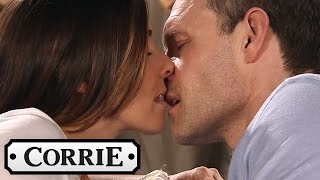 Coronation Street - Can Michelle's Kiss Tear Nick Away From Leanne?