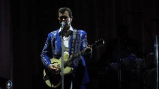 Watch Chris Isaak I Wanna Fall In Love video