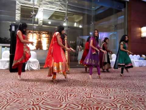 Nandita & Prateeks Engagement - Dancing to Chor Bazari