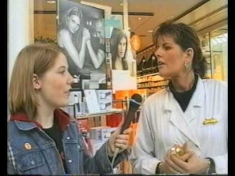 Kleine Wolke über Einem Französischen Mädchen Video