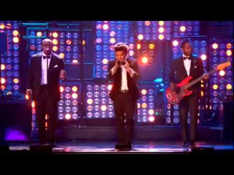 BRUNO MARS -Just the way you are (Brit Awards 2012) Live Performance...