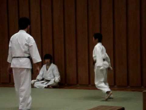 Knock out punch from the little guy!