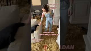 Meryem Can Ali̇ Bi̇çi̇me Şaka Yapiyor