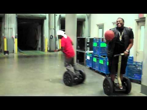 IYAZ AND SEAN KINGSTON PLAYIN SEGWAY BASKETBALL!