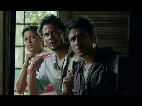 Kunal Khemu & His Friends Rescue Puja Gupta - Go Goa Gone