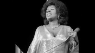Watch Gloria Gaynor Im Still Yours video