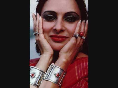 Djur Djura is an Algerian singer who immmigrated to France. Djur Djura is an Algerian singer who immmigrated to France.