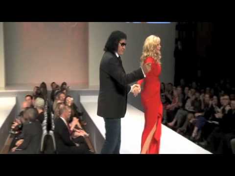 Gene Simmons Shannon Tweed Laureen Harper at Heart Truth Fashion Show