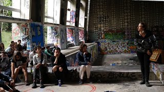Nenĭa Iră - Quand ça va pas (live acoustique dans un lieu abandonné)
