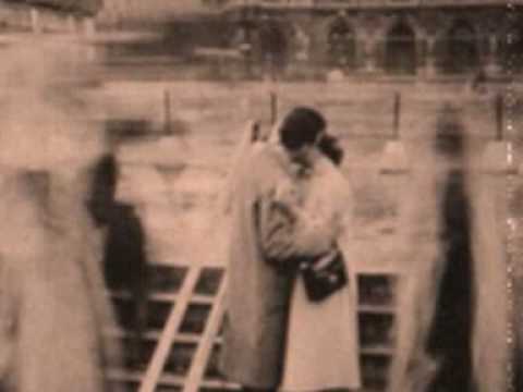 Il Est Cinq Heures, Paris S'éveille Video