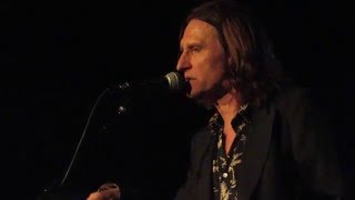 Watch John Waite Hanging Tree video