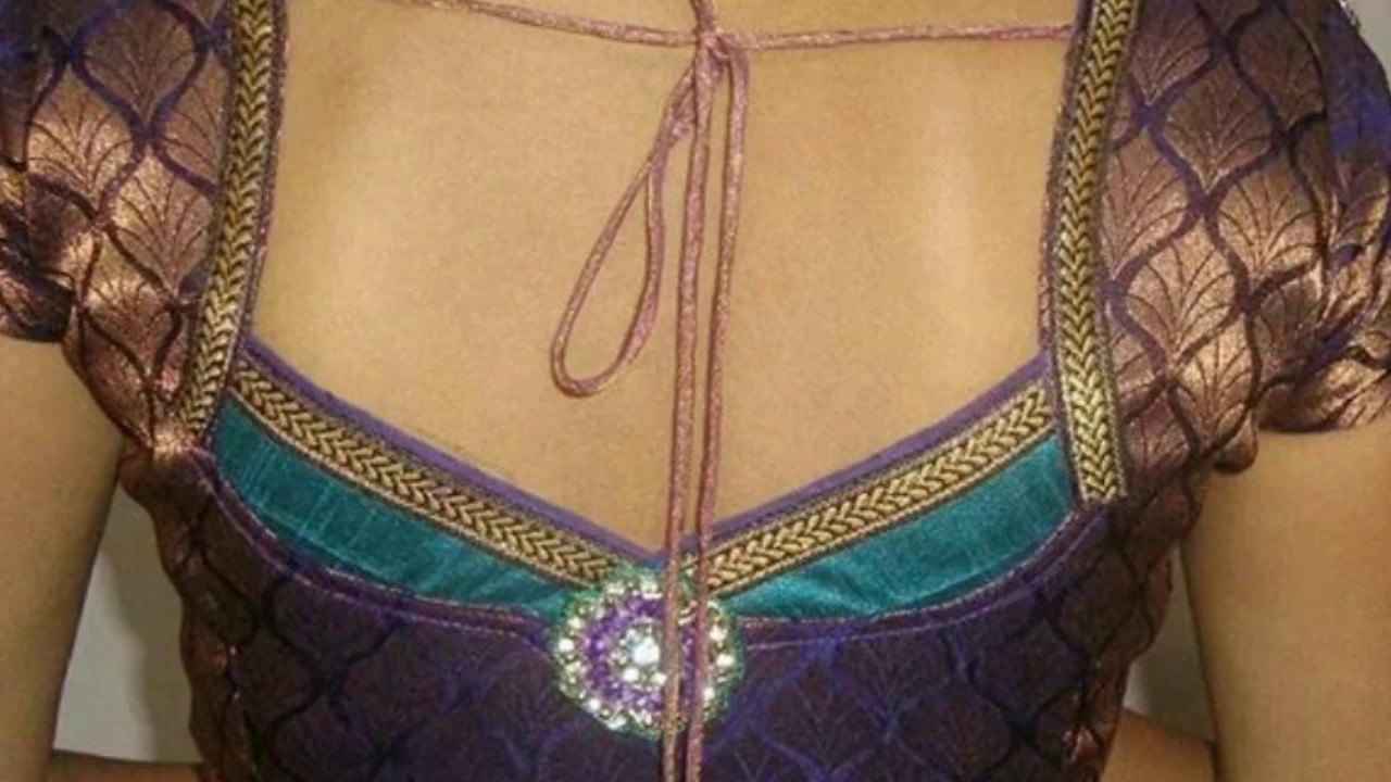 Open choli indian wife sucks