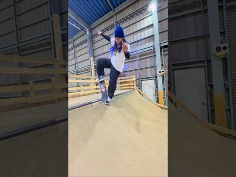 🌊 Sakura Yosozumi Continues Showing Us How She Owns A Mini Ramp!