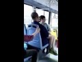 Otobuste adama zorla veren kadın