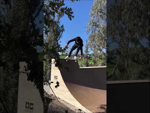 There’s nothing like skating a mini ramp on a beautiful day! #minirampsteez #buildtoshred